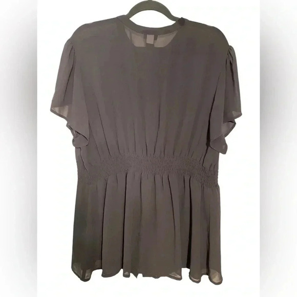 Torrid Gray Pleated Flutter Sleeve Top - Picture 2 of 5